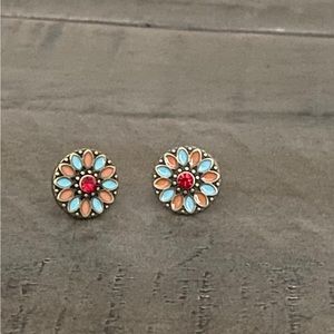 Retro Style Women's Earrings
Multi-color earrings